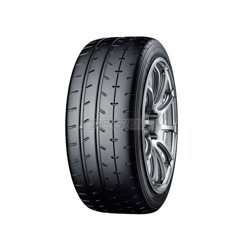 Yokohama Advan A052 Semi Slick Road/Track Tyre 265/35/19 98(Y)
